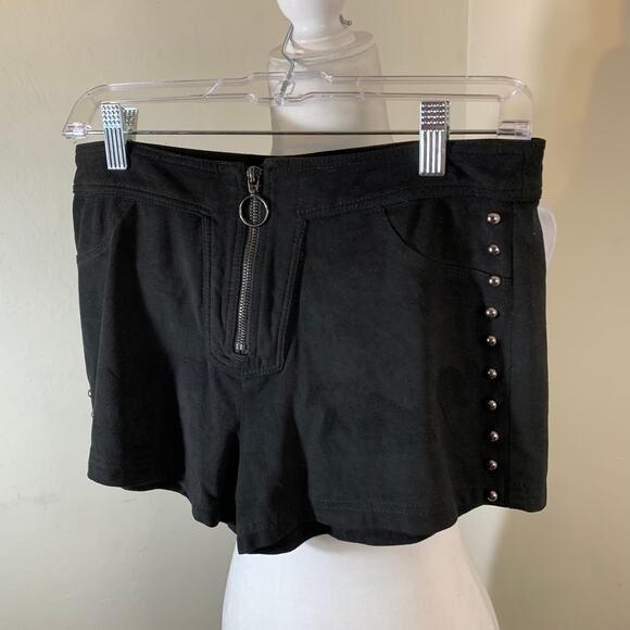 Forever21 Faux leather women’s shorts size 27 - Picture 5 of 5